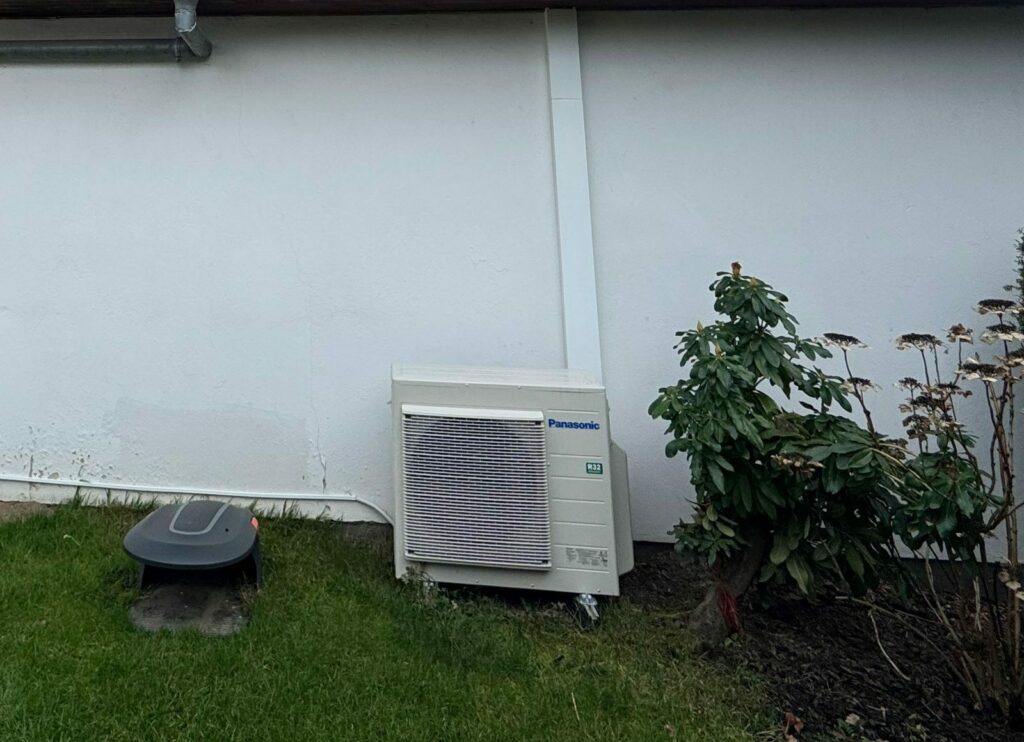 Außeneinheit der neuen Wärmepumpe
